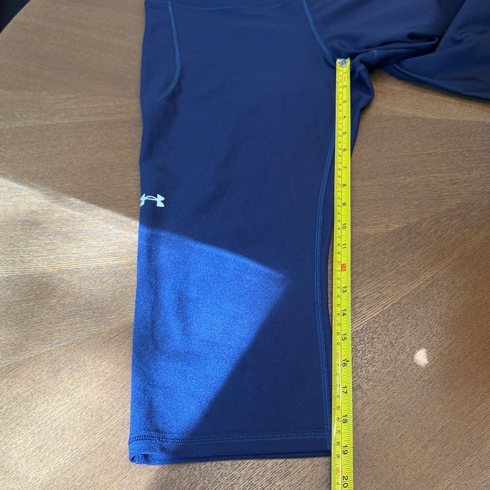 Under Armour Women’s Blue Crop Leggings - Picture 5 of 5